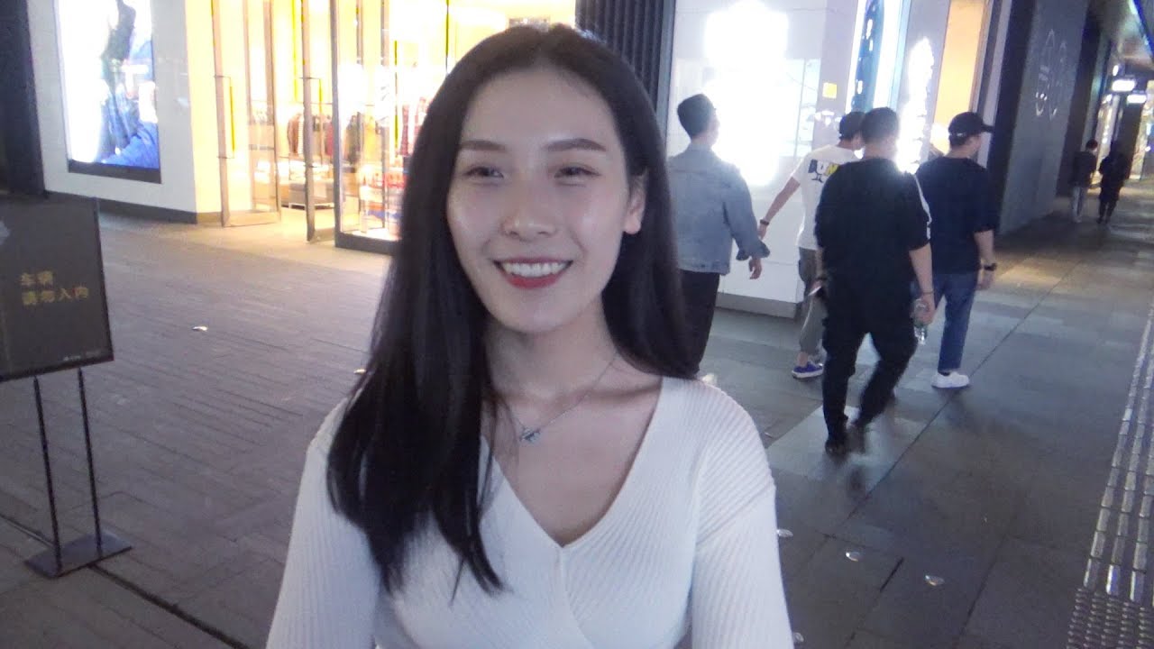 很爷们儿的美女空姐,梦想是当机长!